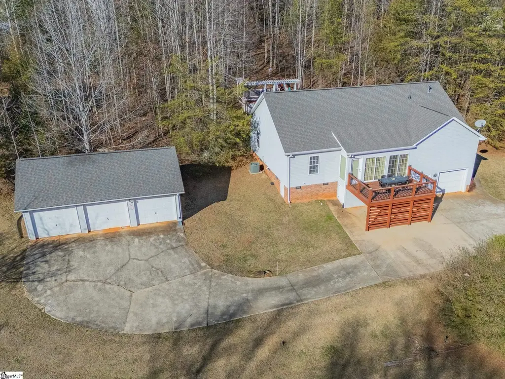 84 Benson Road, Travelers Rest