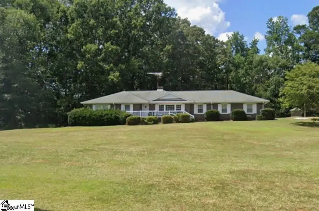 2468 S 221 Highway, Laurens