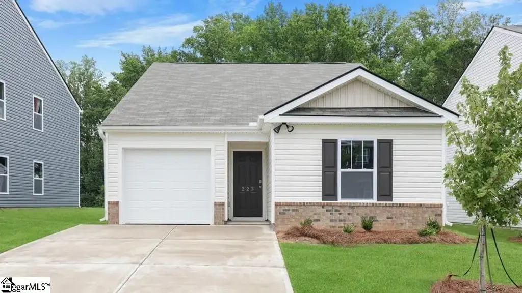 223 Deskin Lane, Fountain Inn