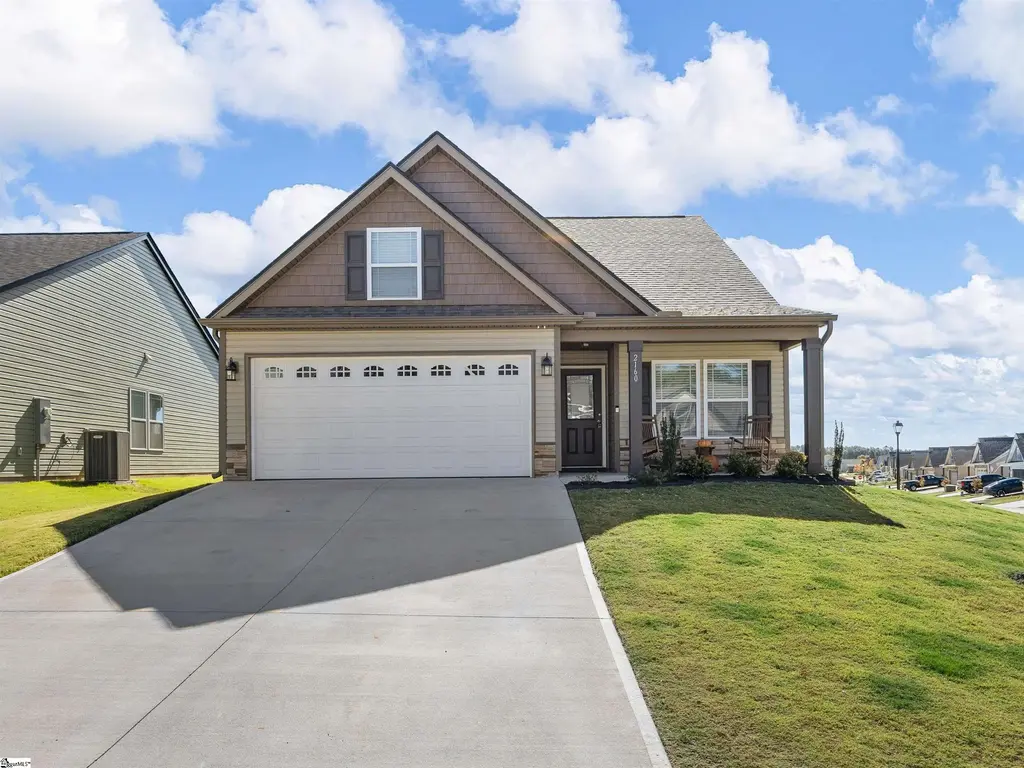 2160 Davenport Court, Moore