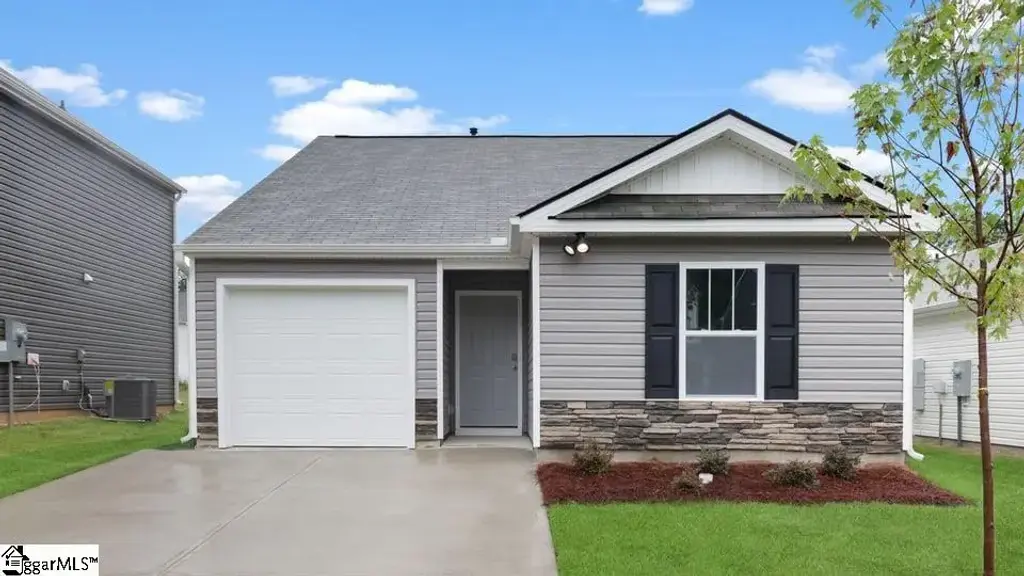 718 North Ivyblake Court, Woodruff