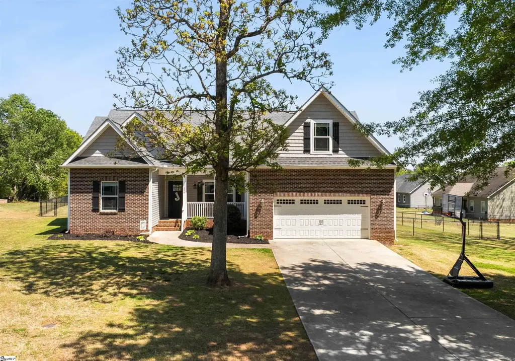 1008 Sylvia Street, Greer