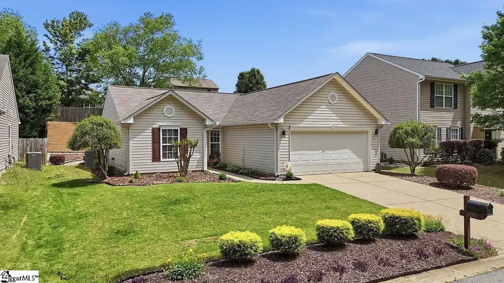 205 Garfield Lane, Simpsonville