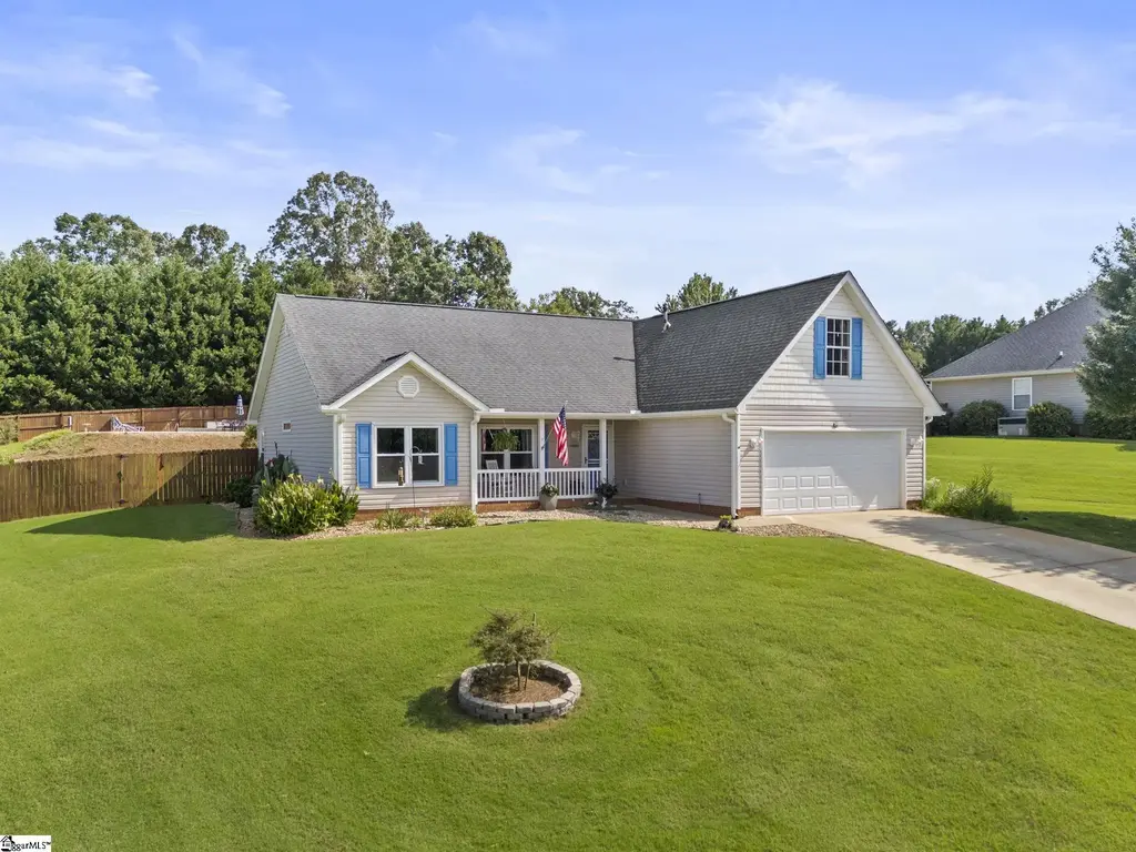 52 Sacha Lane, Travelers Rest