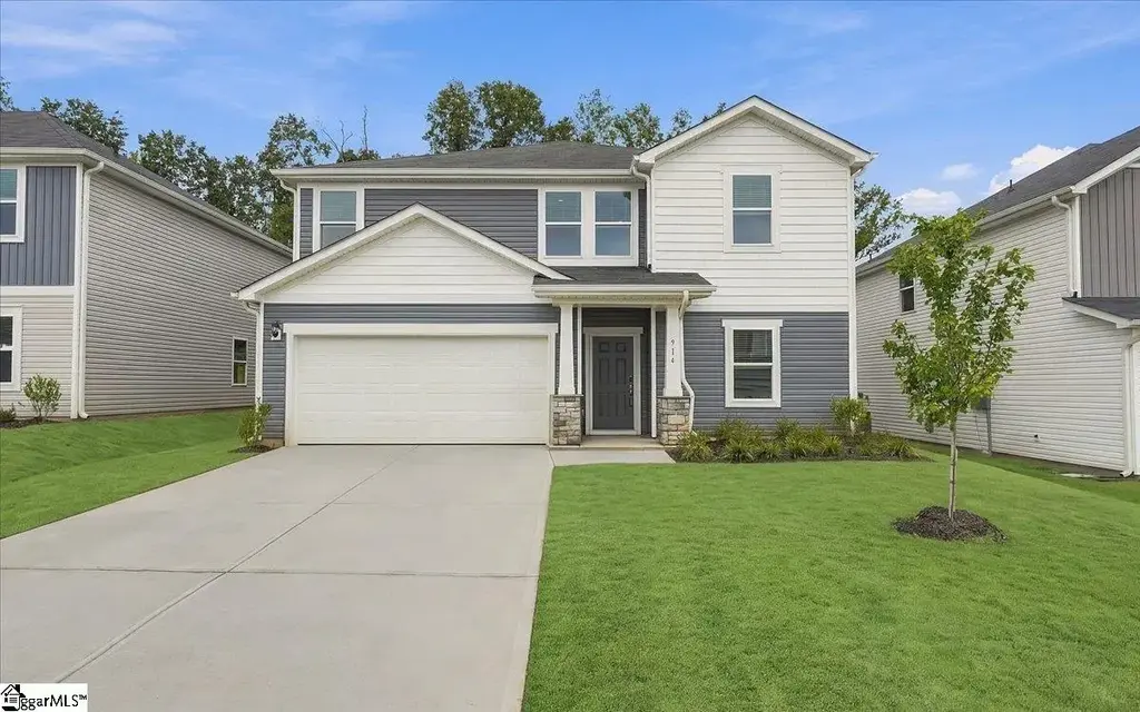 914 Rising Oak Court, Spartanburg