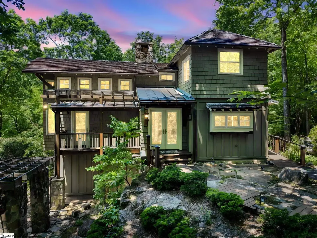 126 Columbine Way, Cleveland