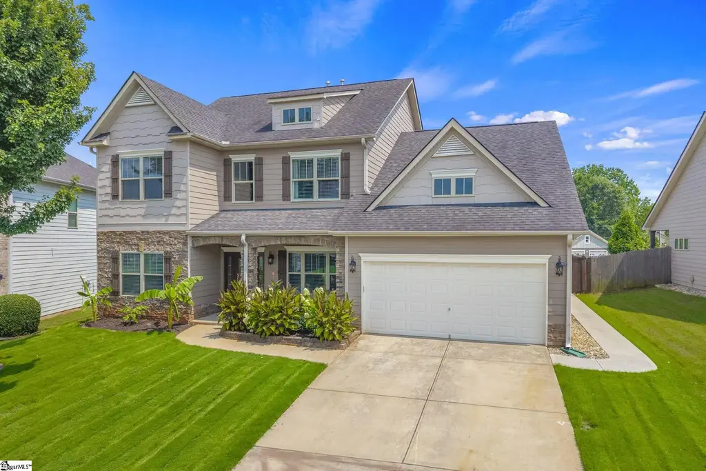 120 Sandpine Way, Greer