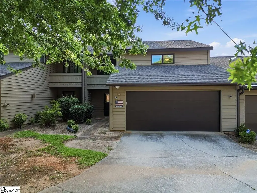 426 Sparrow Hawk Court, Greer