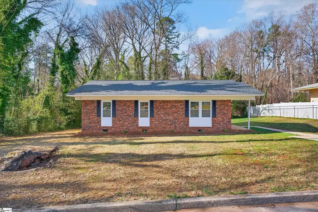 230 Fisher Avenue, Spartanburg