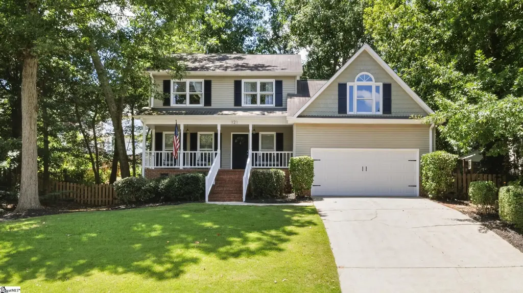 121 River Way Drive, Greer
