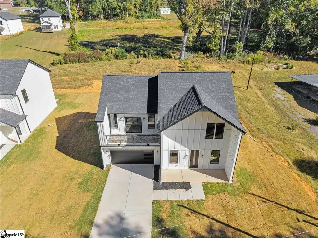 197 Eastbrook Drive, Woodruff