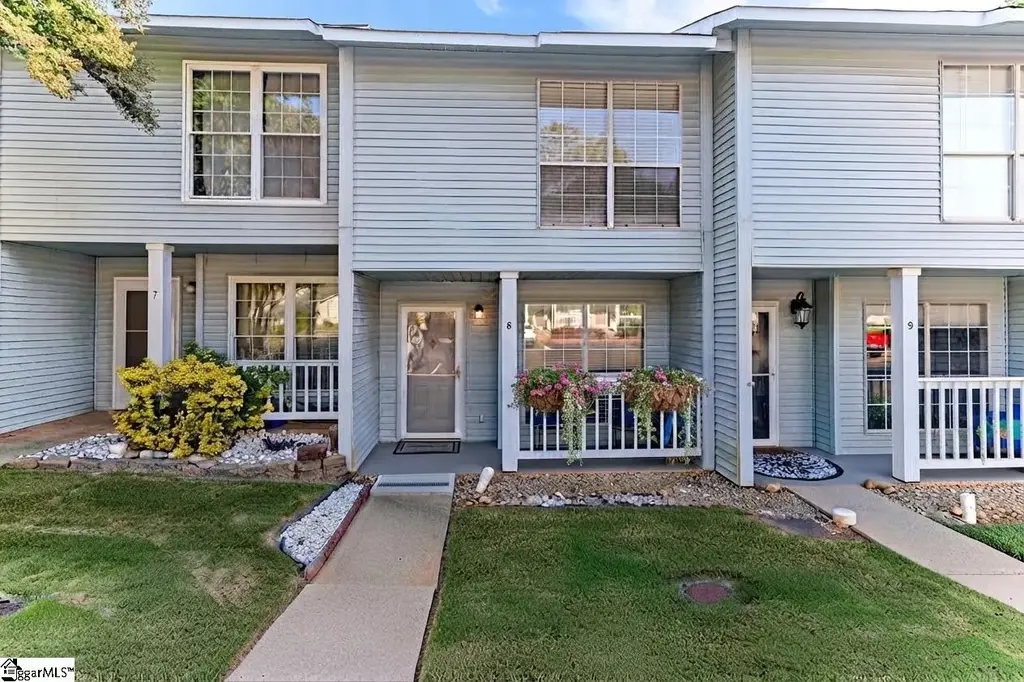 8 Bear Grass Court, Greenville