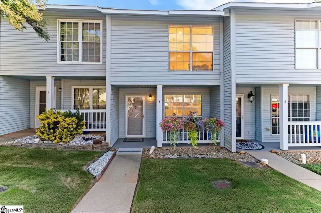 8 Bear Grass Court, Greenville