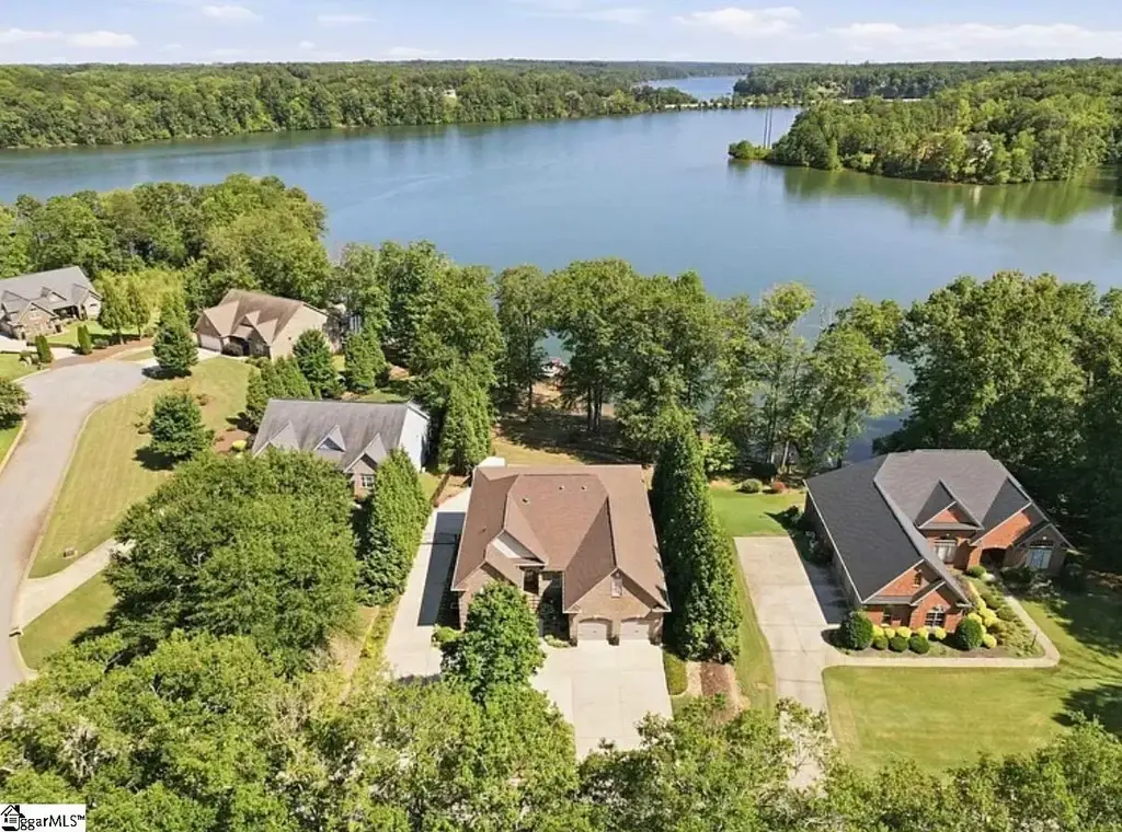 132 Neal Pointe Drive, Chesnee