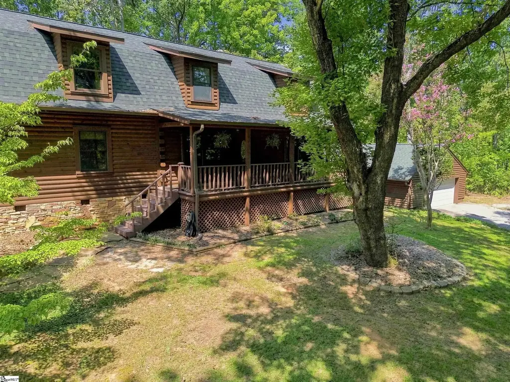87 Robertson Road, Travelers Rest