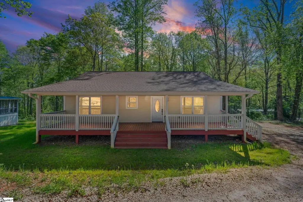 2134 Geer Highway, Travelers Rest
