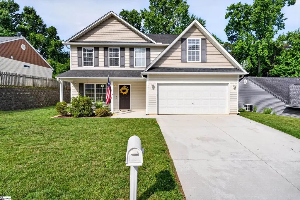 6 Red Shirt Court, Greer
