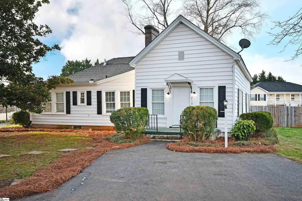 210 Walnut Hill Drive, Easley