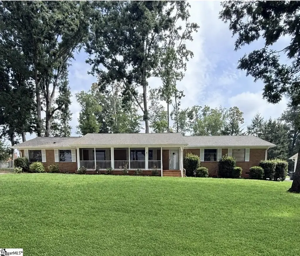 103 Oak Forest Drive, Greer