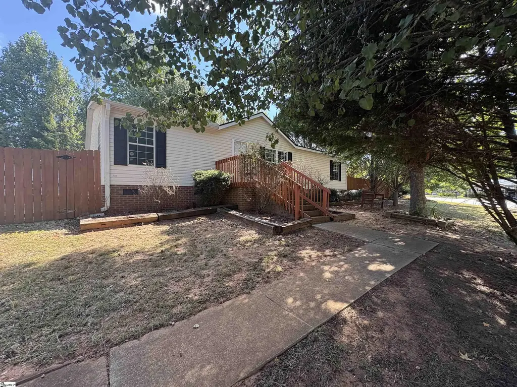 38 Raisinwood Drive, Simpsonville
