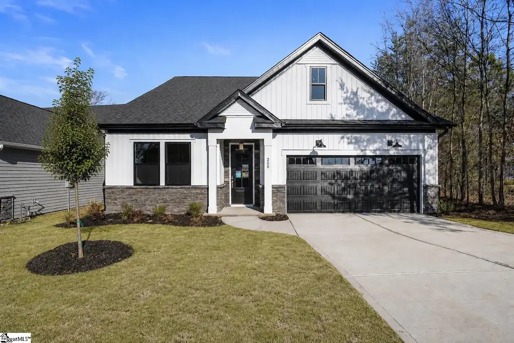 200 Highland Street, Taylors