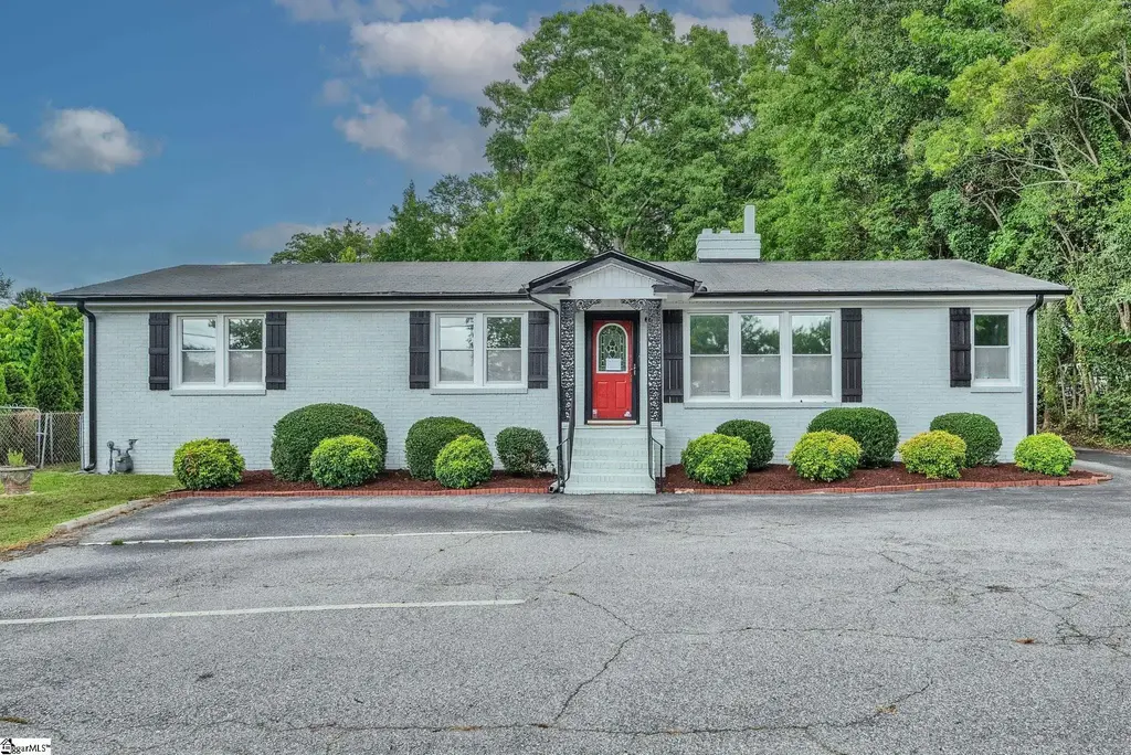 1 Elizabeth Drive, Greenville