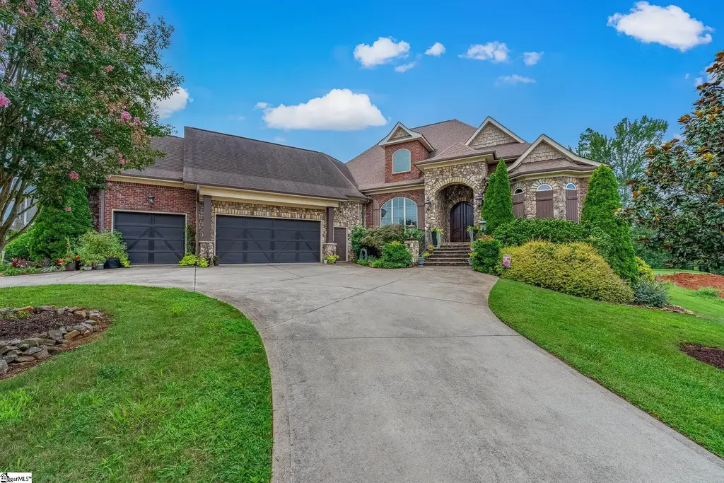 819 E Heathland Drive, Inman