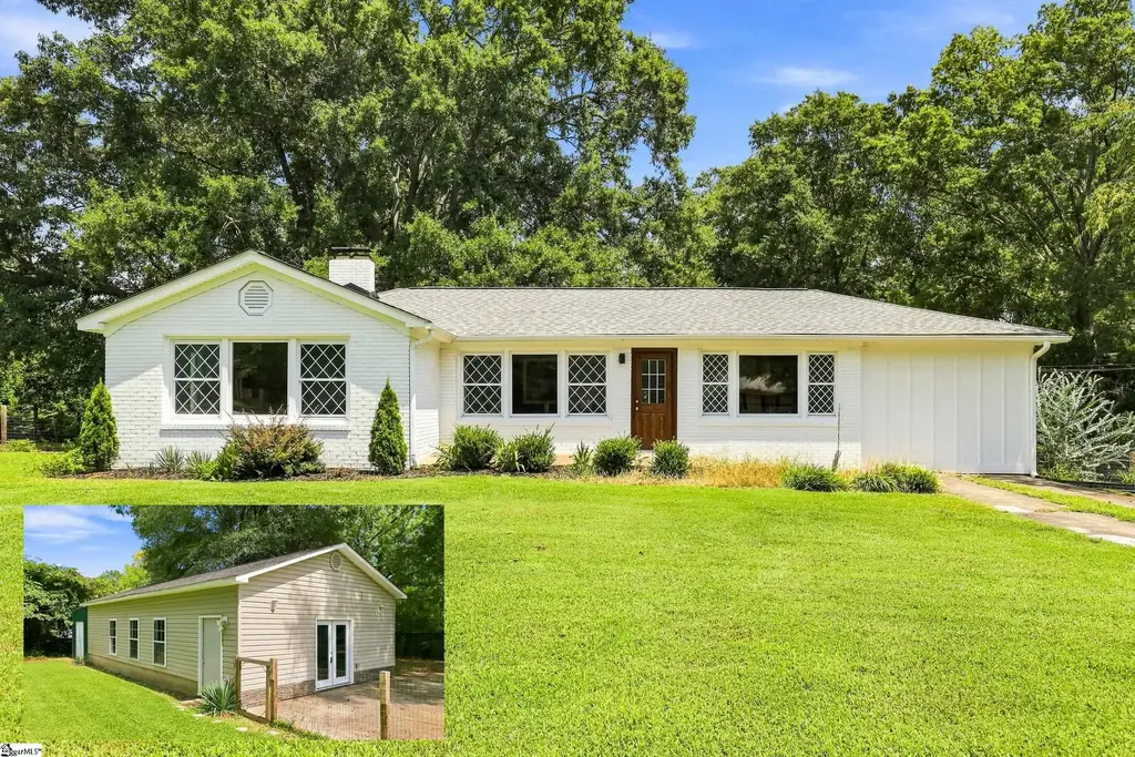 215 Elaine Avenue, Taylors