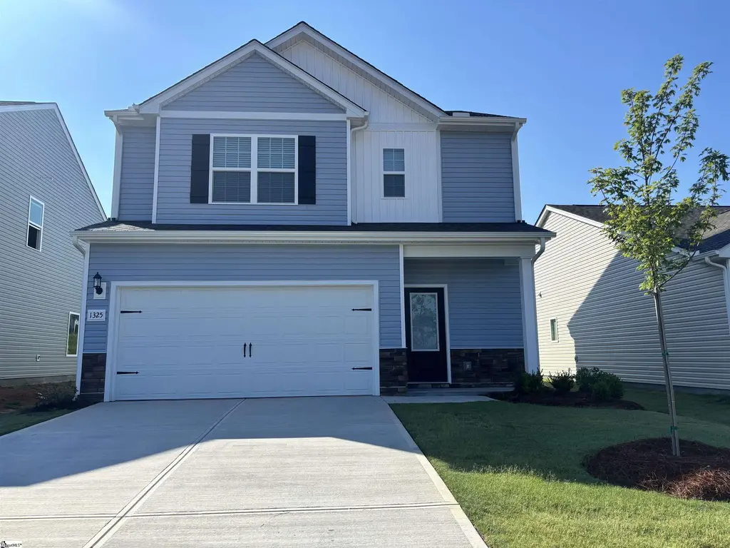 1325 Pitch Pine Place, Moore
