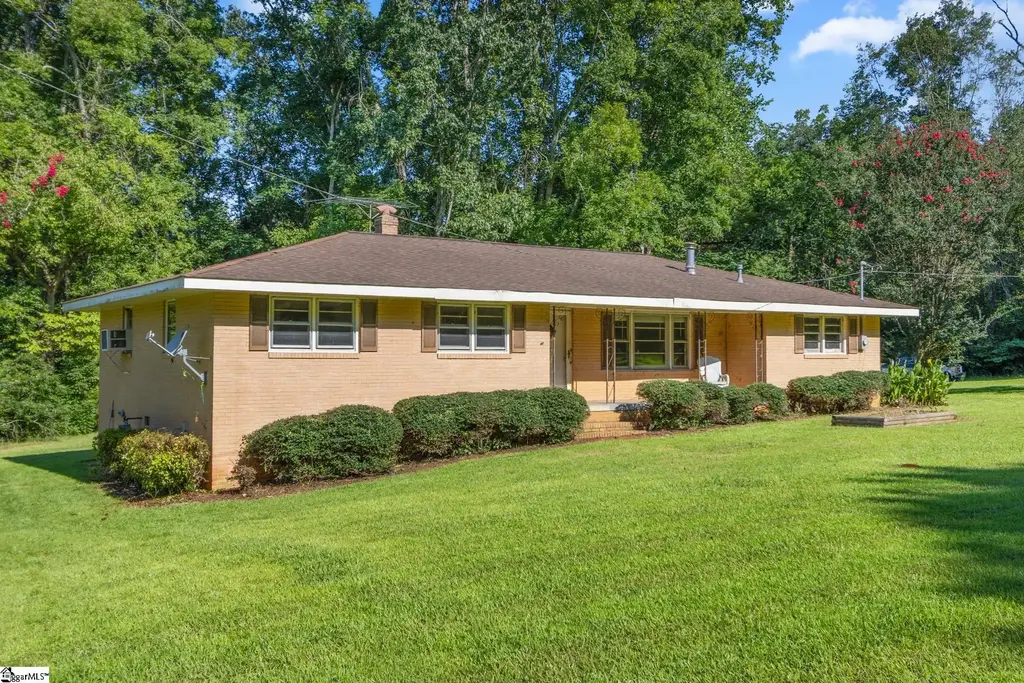 3190 Apple Orchard Road, Clinton