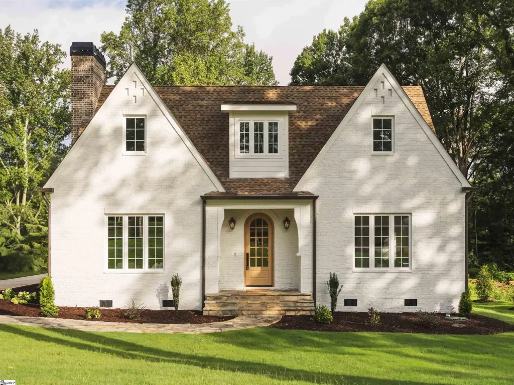 15 Country Squire Court, Greenville