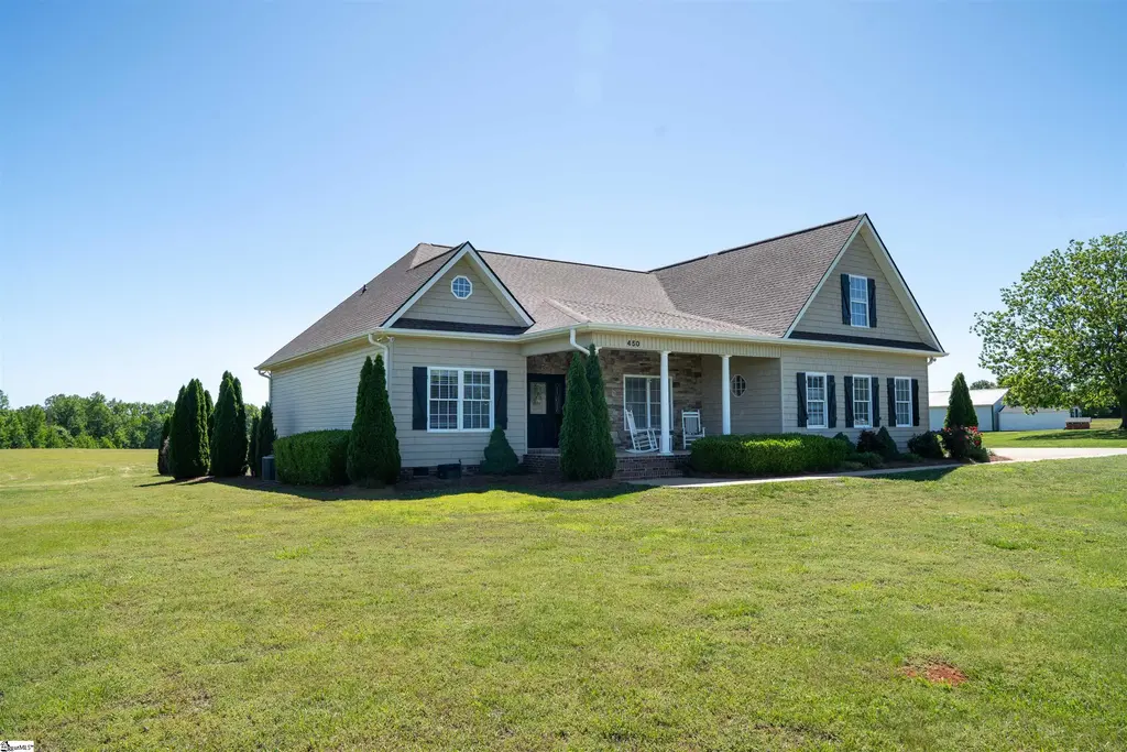 450 Meadow Road, Inman