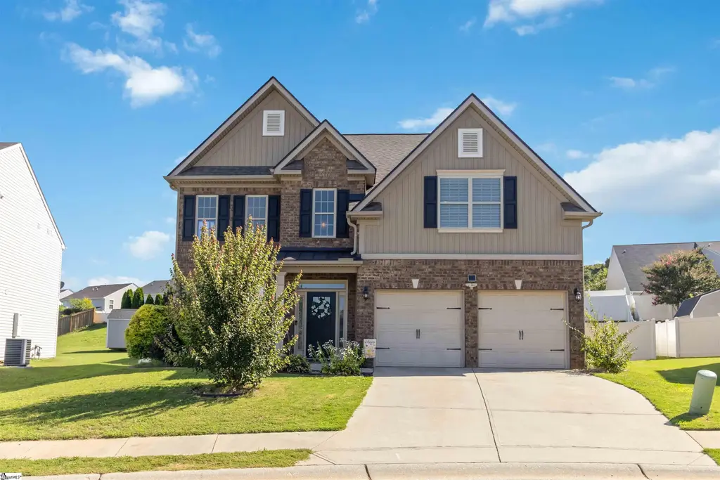 909 Deephallow Place, Greer