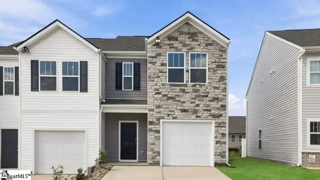 816 Embark Circle, Greer