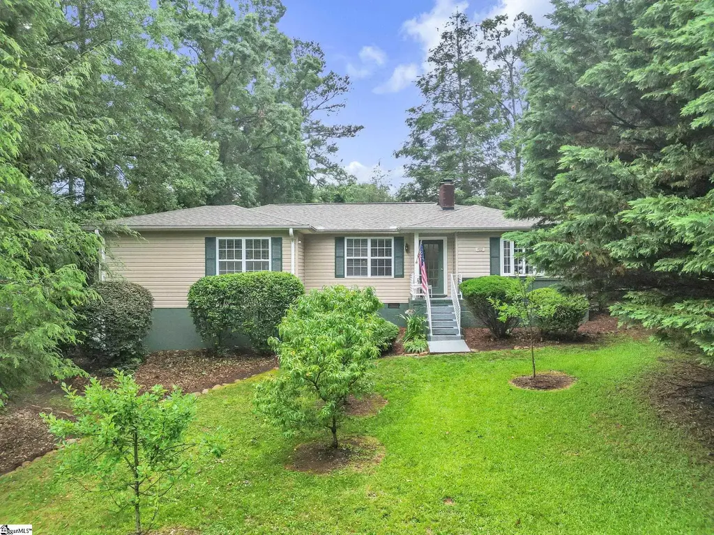 103 Forest Avenue, Landrum