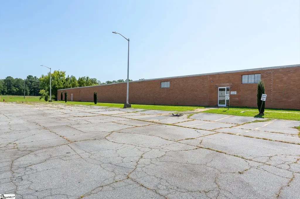 29086 U.s. 76 Highway, Clinton