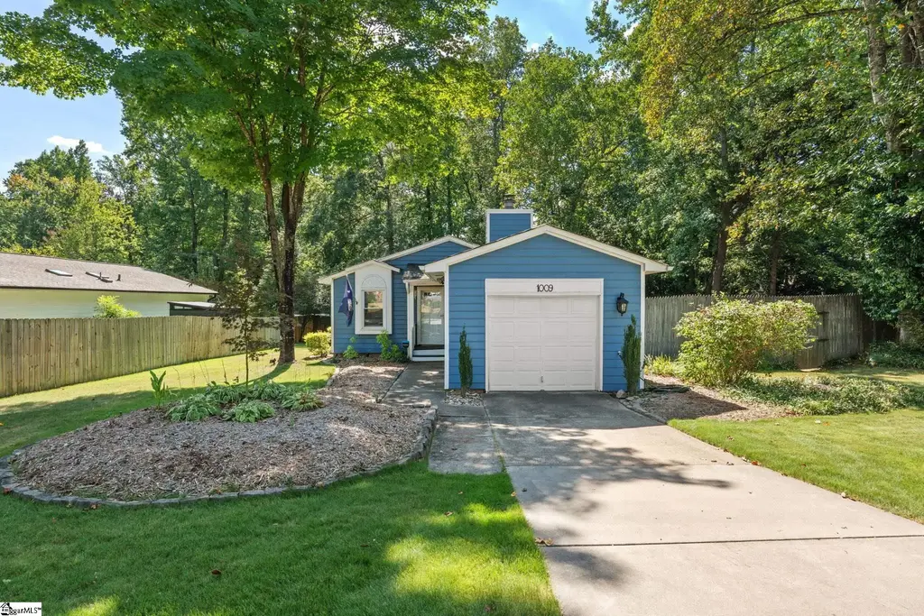 1009 Summit Drive, Greenville
