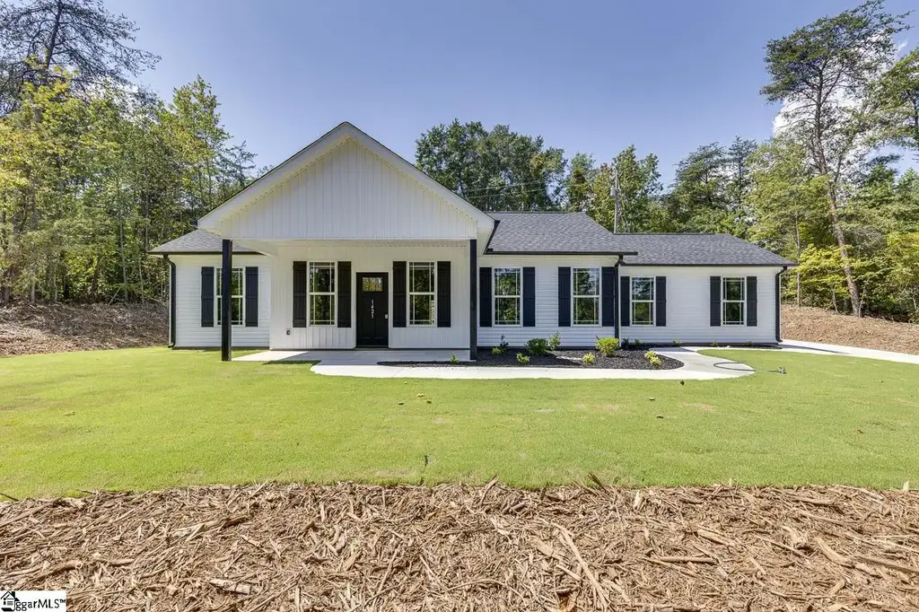 1421 White Horse Road Extension, Travelers Rest
