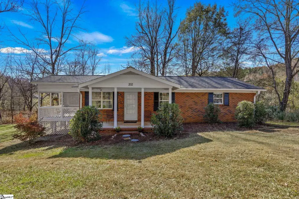 202 Cove Creek Road, Pickens