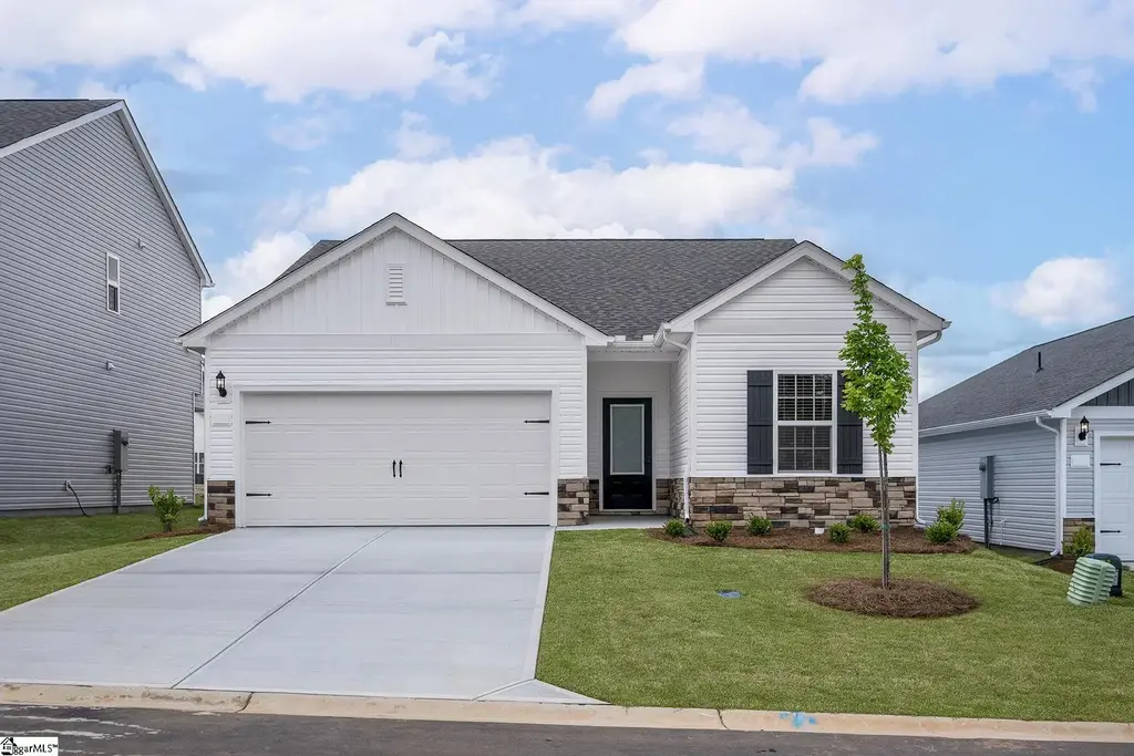 1332 Pitch Pine Place, Moore