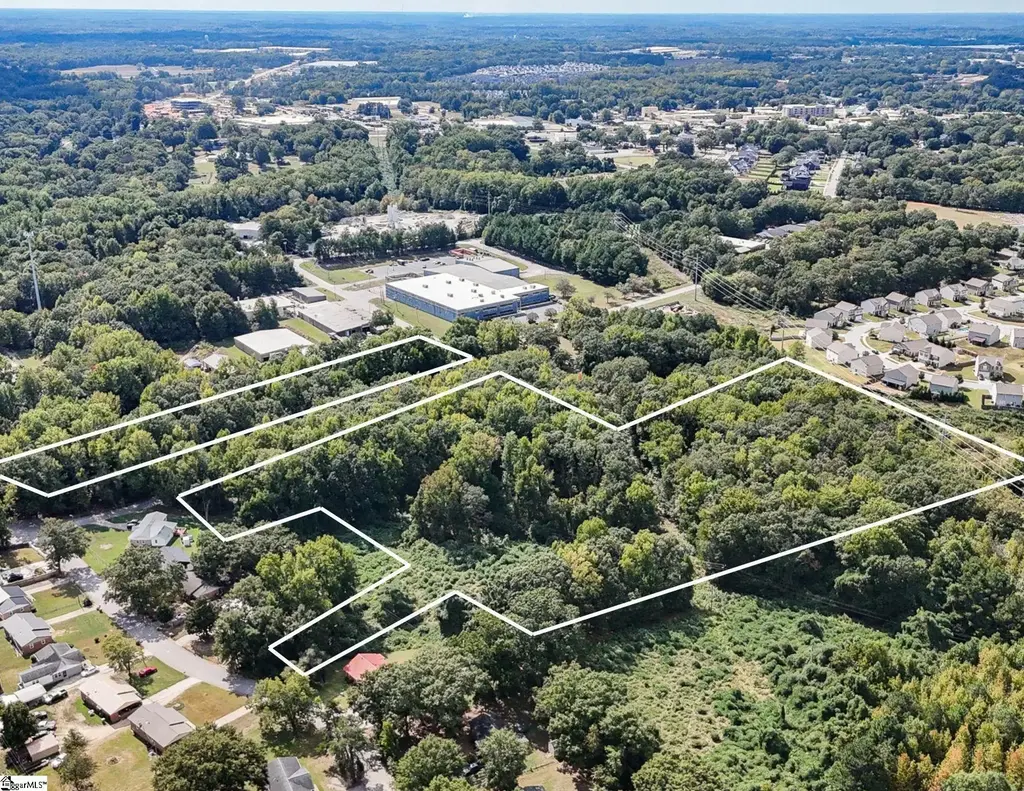 100 Hollywood Drive, Fountain Inn