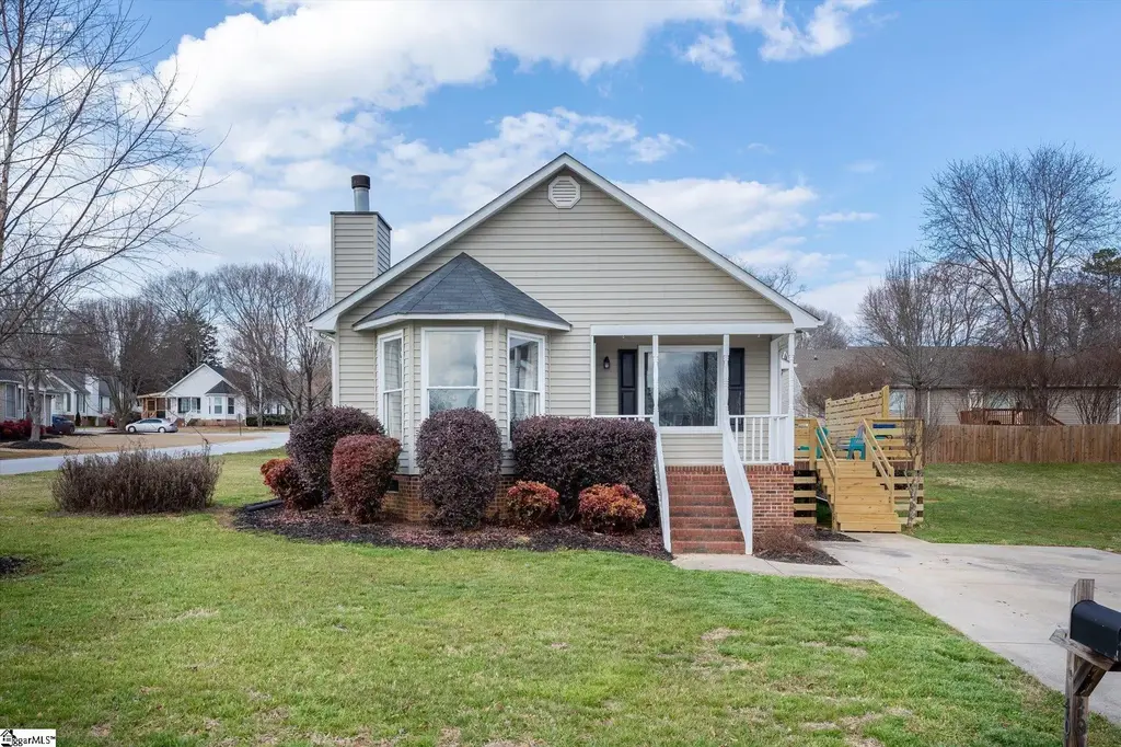 401 Fairdale Drive, Simpsonville