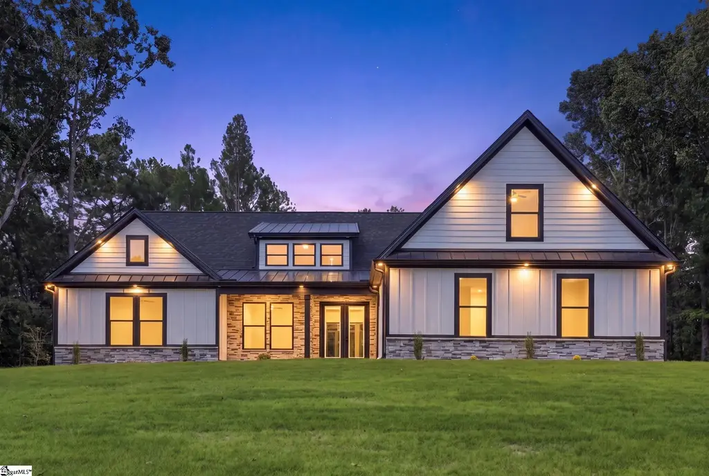 715 Three Wood Lane, Woodruff