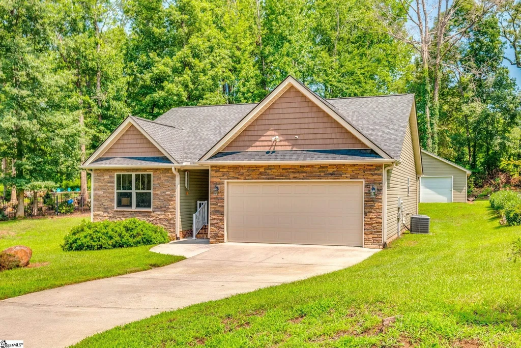 154 Rockcrest Drive, Taylors