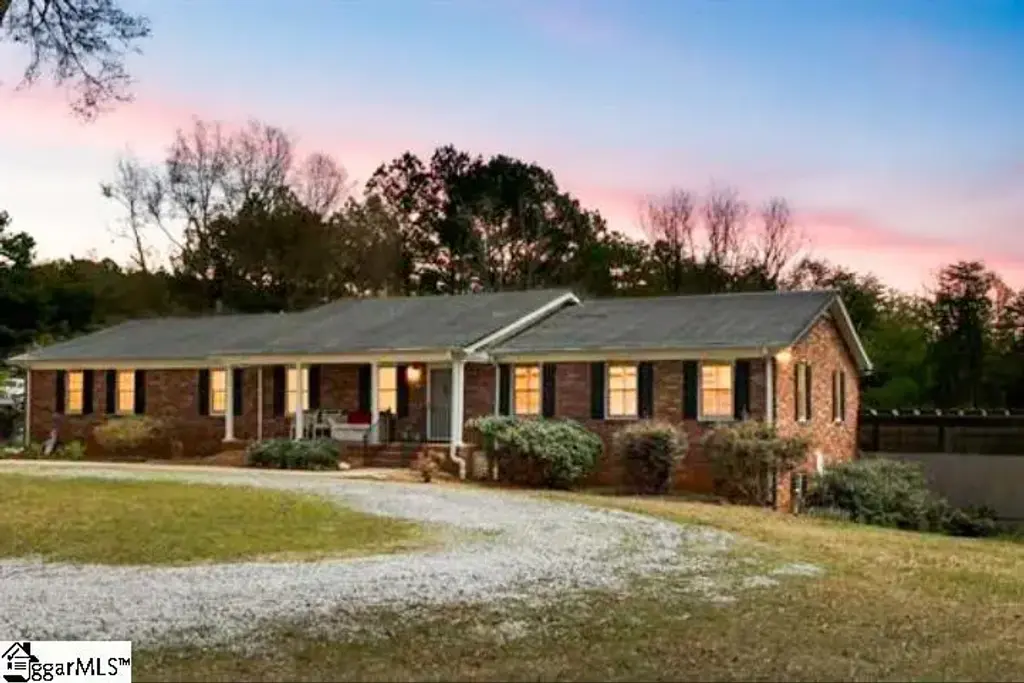 250 Thompson Road, Taylors