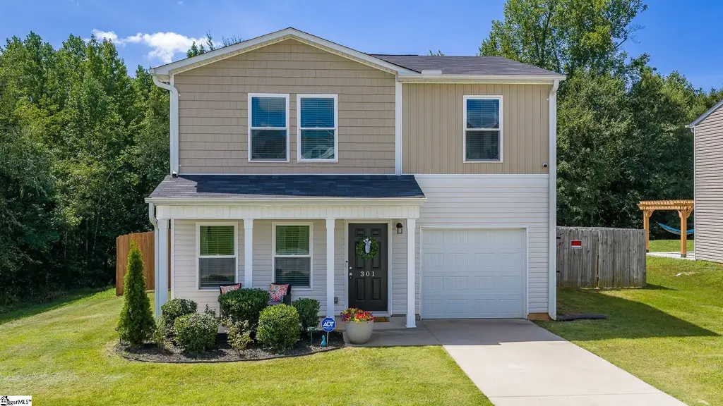 301 Long Grove Lane, Greer