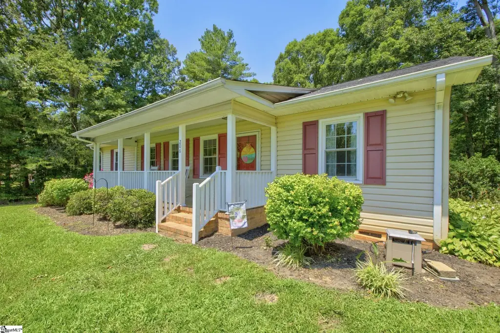 206 Cox Ridge Court, Travelers Rest