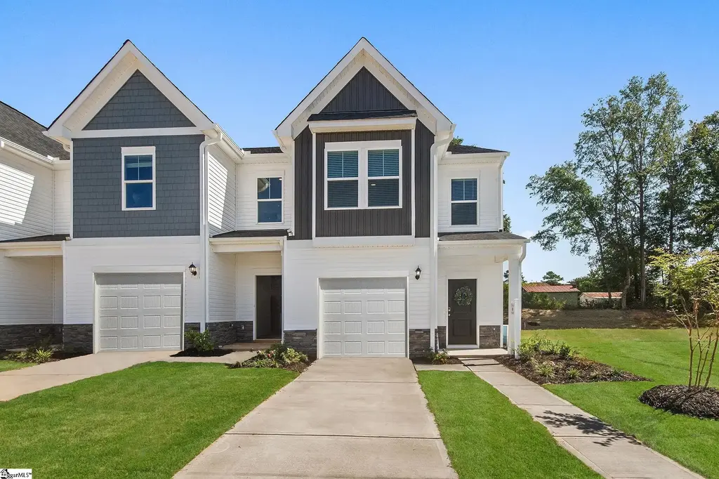 2049 Hillman Way, Roebuck