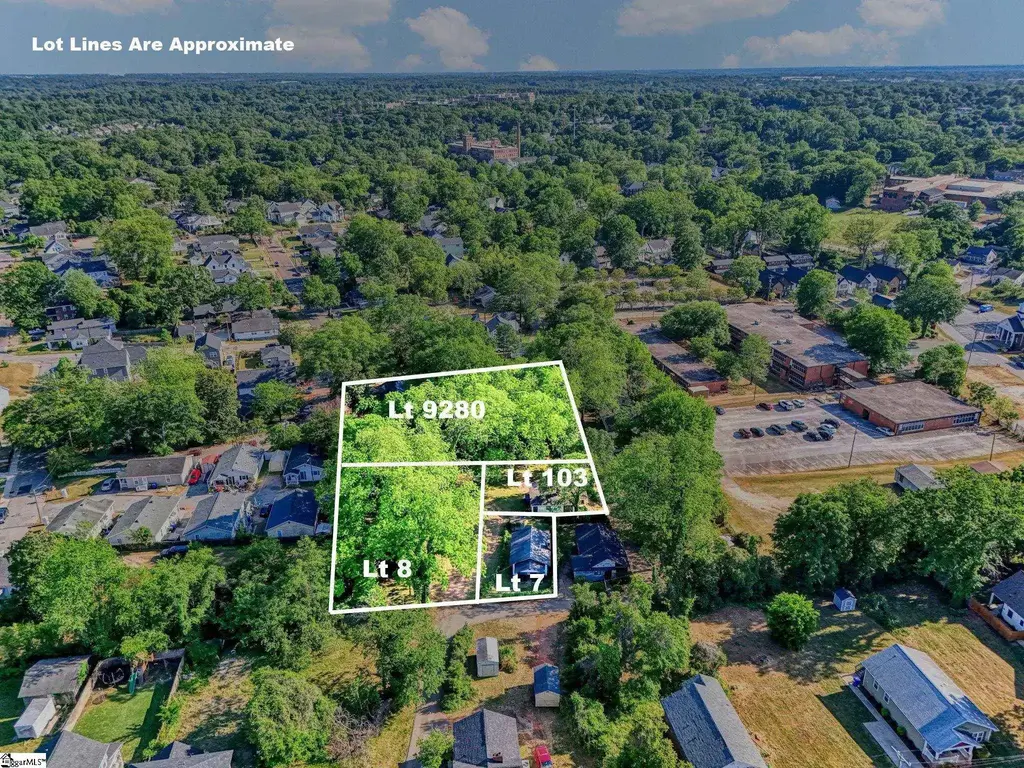 8 Dobbs Street, Greenville