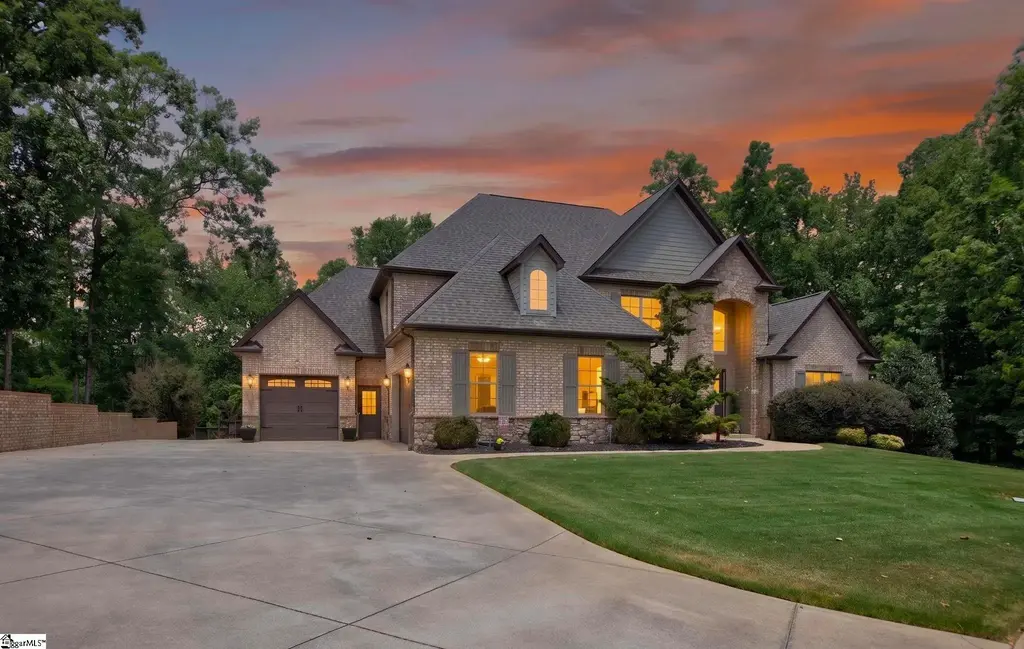 205 Scenic River Way, Taylors